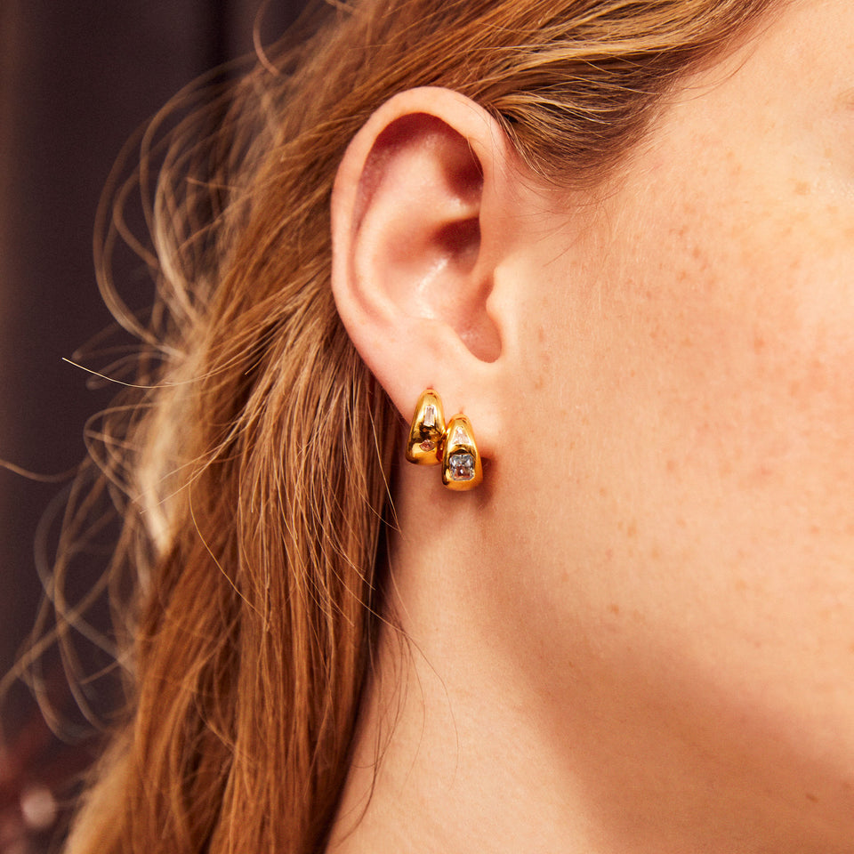 YARA. Simple Small Hoop Earrings - Gold – REGALROSE